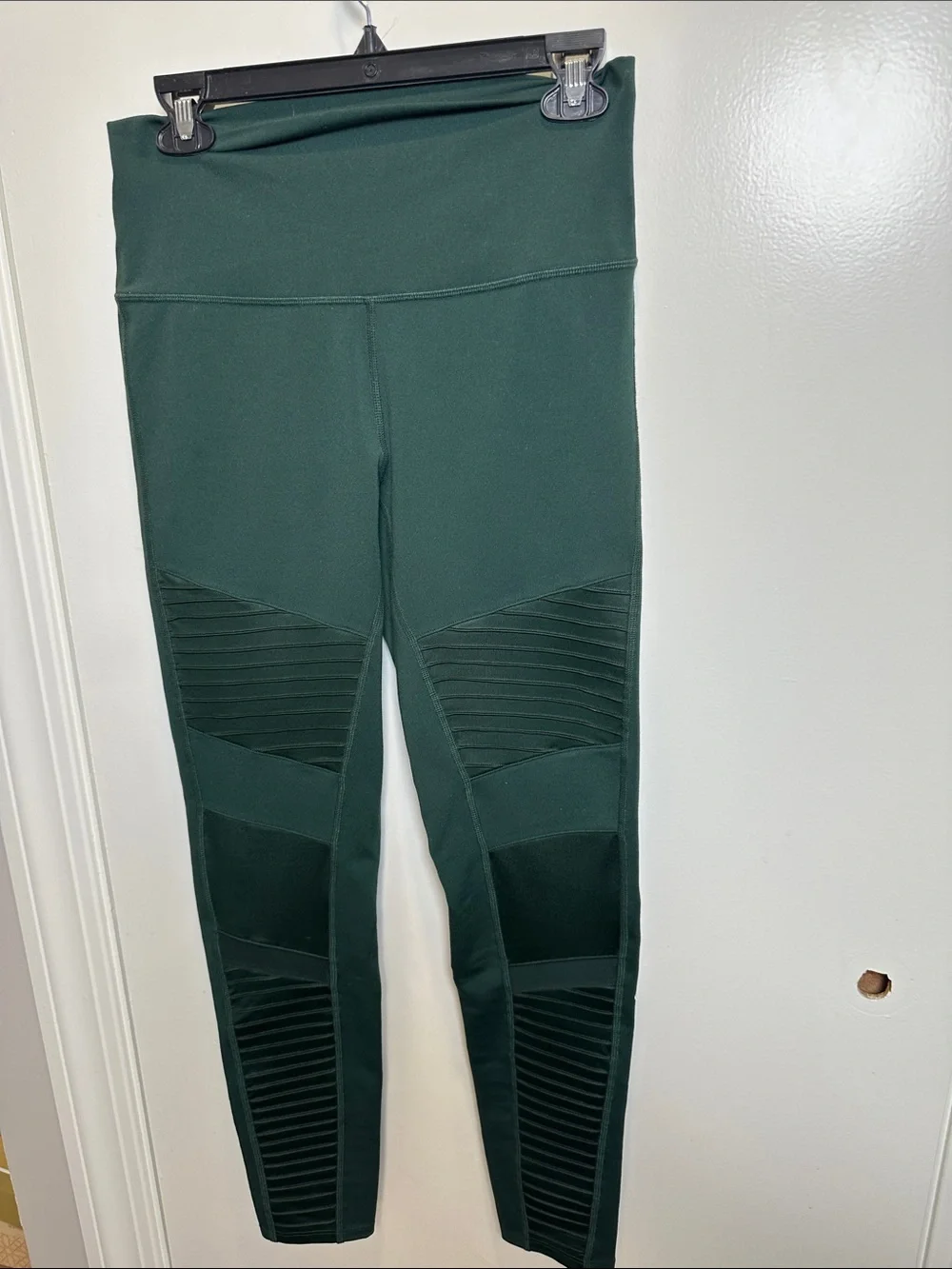 ALO Yoga Forest Green Moto Ribbed Leggings (08)